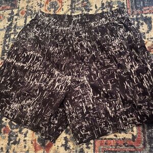 Outdoor Voices Men's Abstract Black and Gray Athletic Shorts